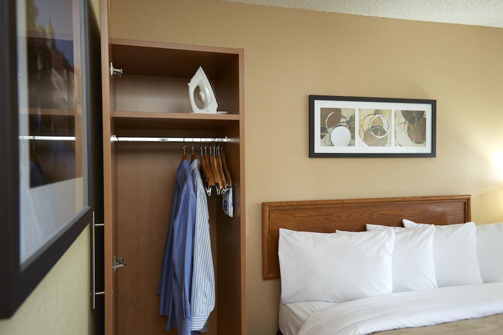 Comfort Inn Lakeshore North Bay Exterior photo